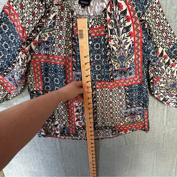 Jones & Co. Red and Black Graphic Bohemian feel Puff Sleeve Blouse plus size - Picture 6 of 9